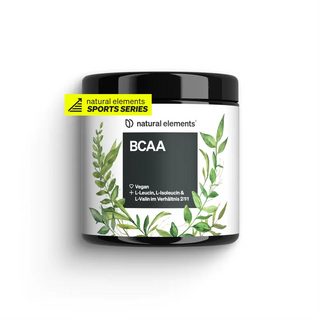 Ein Glas BCAA Kapseln von NATURAL ELEMENTS, das ein grünes Blattdesign auf dem Etikett zeigt, auf dem „vegan“ und „Sportserie“ deutlich zu sehen sind. Ideal für Muskelbegeisterte, die ihre Fitnessziele erreichen möchten.