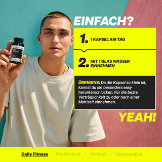 Ein junger Mann in einem hellen T-Shirt hält eine Flasche mit Nahrungsergänzungsmitteln. Der Text erklärt, dass man täglich eine Kapsel mit Wasser einnehmen soll, vorzugsweise nach einer Mahlzeit. Unten ist der Schriftzug „Daily Fitness“ zu sehen.