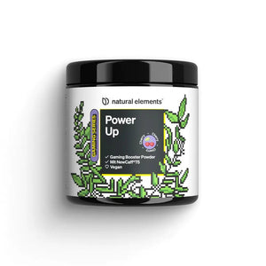 Ein Glas „Brain Booster Pulver“ von NATURAL ELEMENTS, das ein pixeliges Design mit grünen Blättern zeigt. Es ist als „Vegan“ gekennzeichnet und enthält Koffein in Form von Mit NewCaff™75, was es zum ultimativen Gaming-Drink für Energie ohne Kompromisse macht.