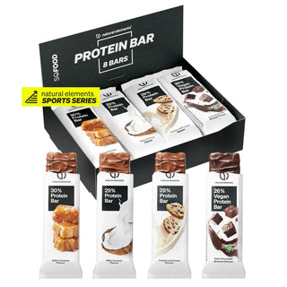 Proteinriegel von Natural Elements in vier verschiedenen Geschmacksrichtungen: salziges Karamell, milchige Kokosnuss, Cookie and Cream und dunkle Schokolade, Sportserie.