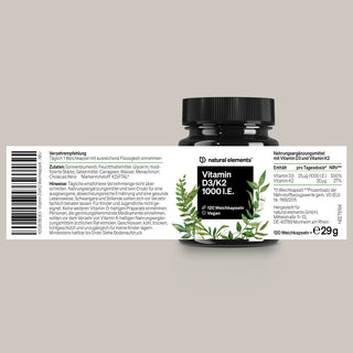 Eine schwarze Flasche mit der Aufschrift "Vitamin D3/K2 1000 I.E." von Natural Elements ist mit einem weißen Produktetikett abgebildet, auf dem Inhaltsstoffe, Dosierung und Nährwertangaben aufgeführt sind.