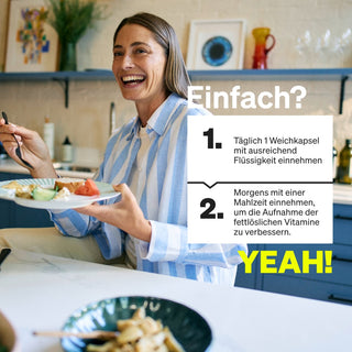Eine lächelnde Frau, die an einem Tisch isst, mit einem deutschen Text, der zwei Schritte für die Vitamineinnahme angibt, und dem gelb hervorgehobenen Wort "YEAH!".